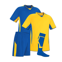 Celana Pendek Jersey Sepak Bola Poliester 100% yang Dapat Disesuaikan Lengan Pendek Kerah Bulat Nama/Nomor Tim Unisex Dewasa Performa Terbaik