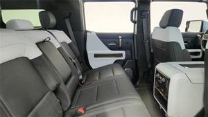 G-M-C H-UMMER EV SUV 3X 2024 Usada en Buen Estado, SUV 4x4 de 4 Puertas - Product Image 5