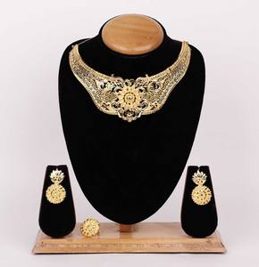 Vente en gros 14K 18K 24K or formant des colliers, bijoux de mode, bijoux traditionnels, ensemble de bijoux en laiton rempli d'or Floral Design. - Product Image 1