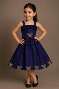 Hermosa seda suave con trabajo de diamantes Vestido para niños Fabricante y proveedor de Surat a tarifa mayorista - Product Image 3