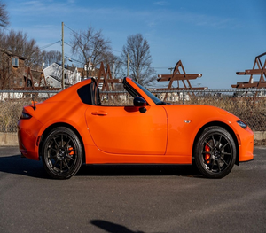 รถ SUV ขนาดกะทัดรัด 2 ประตู ปี 2024 เกียร์อัตโนมัติ กล้องมองหลังซ้าย โครงสร้างน้ำหนักเบา เครื่องยนต์เบนซินแรง ขับเคลื่อนล้อหลัง สภาพดี - Product Image 3