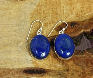 Boucles d'oreilles clous en argent sterling plaqué or avec lapis-lazuli bleu, bijoux artisanaux mignons en pierres précieuses, cadeau de pierre de naissance de septembre pour femmes - Product Image 4