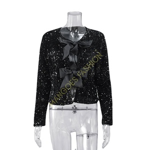 Chaqueta Acolchada Chic con Cordones para Mujer - Abrigo Corto con Mangas Largas, Forro de Seda Transpirable y Capucha Desmontable para Fiestas/Eventos - Product Image 1