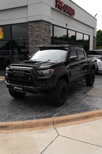 Toyota Tacoma TRD PRO d'occasion en parfait état, année 2019, garantie OEM de 3 ans, origine américaine - Product Image 3