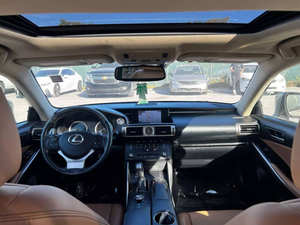 Voiture d'occasion de qualité abordable, Le-x-us IS 20-0t 2016, conduite à gauche - Product Image 2