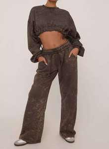 ชุดเซ็ตวอร์มผู้ชาย 2 ชิ้นสำหรับฤดูหนาวจากผู้ผลิตตามสั่ง เสื้อฮู้ดครอปแบบดิสเทรส กางเกงวอร์มสีพื้น ผ้าฝ้าย 100% - Product Image 3