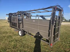 Titan West Cattleman Combo Chute W/10 Single Alley Haute Qualité Heavy Duty Steel Cattle Crush Cattle Squeeze - Product Image 2