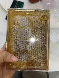 Miel en forme de nid d'abeille avec un motif de cire uniforme, adapté à la vente au détail haut de gamme et à l'approvisionnement en vrac pour l'exportation - Product Image 3