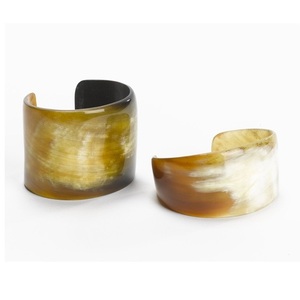 Brazalete de Moda de Cuerno Natural, Brazalete Elegante Hecho a Mano para un Estilo Bohemio, Accesorio de Joyería Tribal para Mujer, Especial de Navidad - Product Image 1