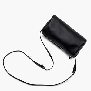 Sac à bandoulière en cuir chic Sac à main à bandoulière élégant avec finition élégante, fermeture éclair sécurisée, sangle réglable et design sophistiqué - Product Image 5
