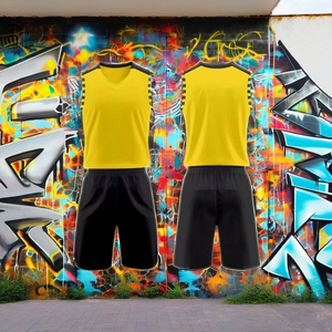 Nouvelle tenue de basket-ball réversible et respirante, imprimée en jaune, pour équipe, avec couleurs et motifs personnalisables, numéro et nom d'équipe - Product Image 1