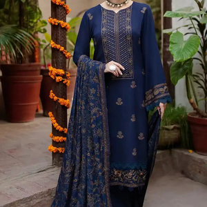 Robe de soirée décontractée pour femmes de qualité supérieure, collection d'hiver, simple, régulière, Kameez Shalwar Suit en gros - Product Image 1