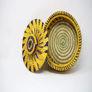 Panier en herbe de lune fabriqué à la main avec un couvercle tissé en spirale rouge vif, parfait pour le stockage, disponible au prix de gros. - Product Image 5