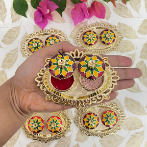 Petit Kumkum de créateur, plateau de Chawal Thali Belle couverture de créateur Thali's plaqué or pour mariage, Puja, Mehndi, Festivals - Product Image 2