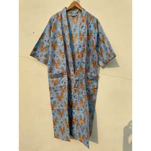 ชุดกิโมโนผ้าฝ้ายพิมพ์ลายดอกไม้เนื้อผ้าบางเบาเพื่อความนุ่มสบาย - Product Image 3