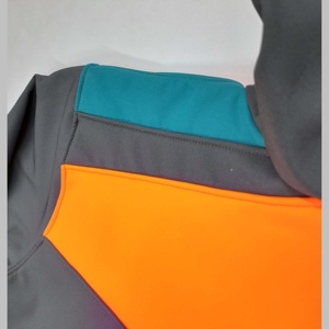 Veste Softshell pour femmes personnalisée de haute qualité 94% polyester 6% Spandex veste d'hiver en tissu chaud à trois couches pour femmes - Product Image 5