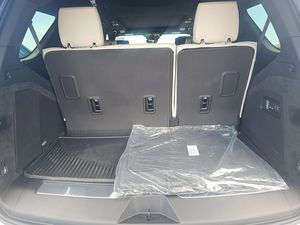Cadillac Escalade V-Series 2025 en excellent état - Product Image 4