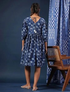 ชุดเดรสสั้นผ้าคอตตอนแบบสั้นสไตล์อินเดียพิมพ์ลายดอกไม้ชุดปาร์ตี้วันเกิดสำหรับเด็กผู้หญิงระบายอากาศได้โรแมนติกของขวัญฤดูร้อน - Product Image 3