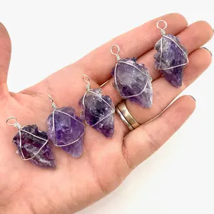 Collar de piedras preciosas de cristal natural al por mayor colgante de punta de flecha de ágata elegante recuerdo de envoltura de alambre tallado religioso de alta calidad - Product Image 2