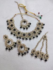 Mehndi Polaco Set Semi Nupcial Set Con Maangtikka Y Pasa También Cualquier Color Se Puede Personalizar Ideal Para Bodas, Ocasiones Festivas - Product Image 2