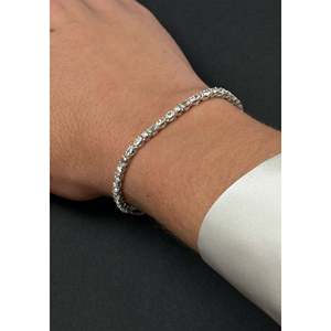 Pulsera de tenis Esme con formas elegantes, 4 quilates en total, oro blanco, accesorio de moda elegante - Product Image 2