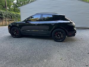 มาคาน GTS ปี 2023 มือสอง เครื่องยนต์ V6 ทวินเทอร์โบ 434 แรงม้า ชุดแต่งพรีเมียมแพ็คเกจ พลัส ภายในสีแดงบอร์โดซ์ - Product Image 3