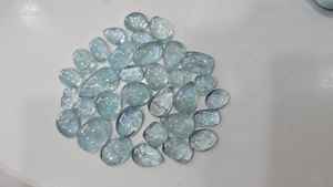 Pierre d'aigue-marine naturelle de haute qualité ovale aigue-marine couleur bleue pierre d'aigue-marine en gros pour la fabrication de bijoux - Product Image 1