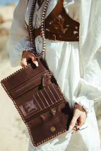 Cartera de Cuero Vacuno Bohemia Personalizada Más Vendida para Mujer, de Alta Calidad, Ecológica, con Flores Hechas a Mano y Borla - Product Image 3