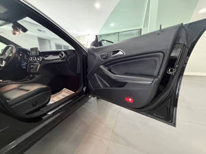 Mercedes-Benz CLA 250 édition spéciale d'occasion 2014 avec personnalisation OEM, construction en acier de qualité industrielle - Product Image 2