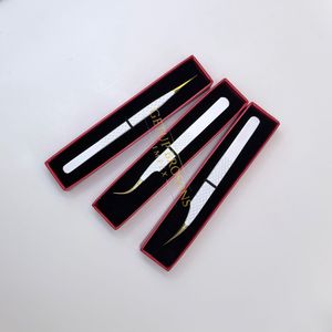 Pince à épiler professionnelle pour extensions de cils Getup Brosons Impex en acier inoxydable, courbée, avec pointe dorée et revêtement blanc en poudre - Product Image 5