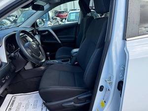 Toyota RAV4 XLE 4dr SUV Estándar de Fábrica 2018 - Product Image 6