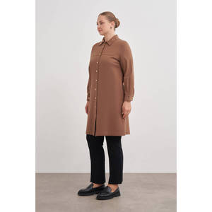 Puerta Casual con Detalle de Ojales Camel - Product Image 4