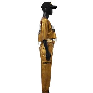 Ensemble haut court et pantalon cargo pour femme, tissu polyester et élasthanne doux, haut 220 GSM, pantalon avec logo personnalisé, ensembles pour femmes - Product Image 3