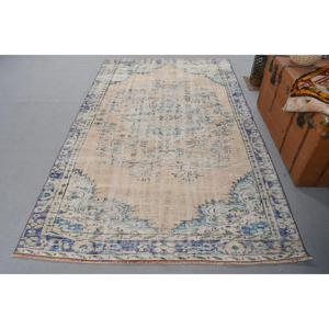 Alfombra Vintage Grande de 4.9x8.2 pies, Alfombra Turca, Alfombra de Lana con Parches Azules y Blancos - Product Image 1