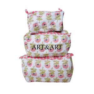 Ensemble de sacs matelassés à imprimé indien traditionnel, élégant organiseur de voyage, fermeture éclair, coton doux, cosmétique, 3 pochettes, écologique, résistant à l'eau - Product Image 1