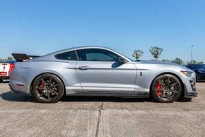 Ford Mustang Shelby GT500 Heritage Edition 2022, Motor V8 Supercargado de 760 hp, Paquete de Pista de Fibra de Carbono - Product Image 2