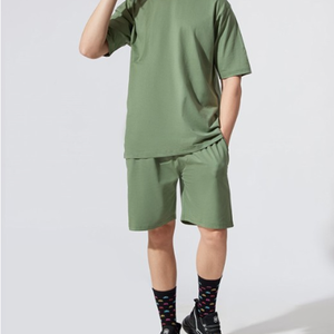 Conjunto de camiseta y pantalones cortos de algodón de gran tamaño para hombre, conjunto de dos piezas informal de verano para hombre - Product Image 1