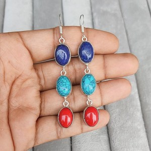 Pendientes Colgantes de Piedras Múltiples de Lapislázuli, Turquesa y Coral Rojo, Alambre para Oreja Chapado en Plata 92.5, Joyería Boho Hecha a Mano, Regalo - Product Image 2