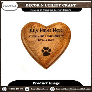 Urnes de crémation en bois personnalisées, en forme de cœur en bois de rose artisanal pour cendres d'animaux de compagnie - Product Image 4