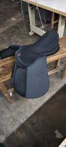 Juego de sillín de caballo completo de cuero personalizado, sillines de doma de salto, venta de sillín de caballo de contacto cercano con salto, diseño de cuero - Product Image 5