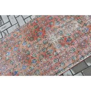 Tapis vintage 2,9x6,5 pieds, tapis turc d'appoint, tapis patchwork rouge et bleu - Product Image 5