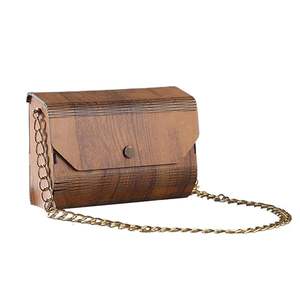 Pochette en bois avec grain naturel élégant pour accessoires féminins avec détails en résine exquis pour les soirées à bas prix - Product Image 1