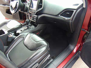 Voiture d'occasion abordable Jeep Cherokee Trailhawk 2019 conduite à gauche - Product Image 4