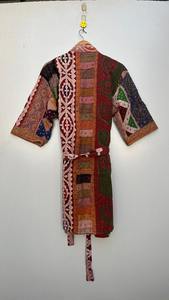 Abrigo de invierno de estilo informal hecho a mano para mujer chaqueta Kantha con regalo de Navidad Kantha Kimono Robe con patrón de letras - Product Image 6