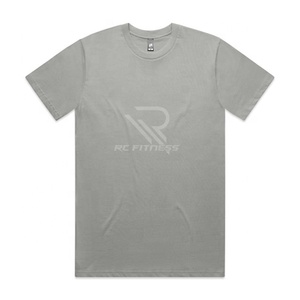 El diseño clásico de cuello redondo y corte ajustado se adapta específicamente a las personas de talla grande, brindando una silueta favorecedora. - Product Image 4