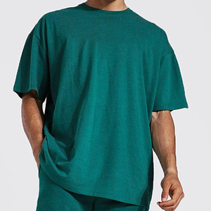 Dernière tendance en matière de vêtements décontractés pour hommes, vêtements de rue, ensembles de t-shirts et shorts surdimensionnés/ensembles jumeaux avec logo personnalisé OEM - Product Image 6