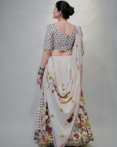 Tenue ethnique élégante en coton Navratri Lehenga Choli pour femme avec broderie miroir véritable et travail manuel Gamathi Dupatta - Product Image 5