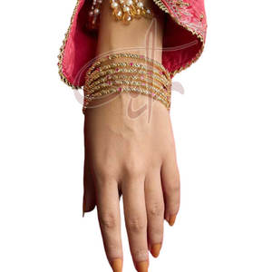 Bracelets en perles de prune, délicatement ornés d'un plaqué or brillant, une touche de douceur et d'élégance - Product Image 2