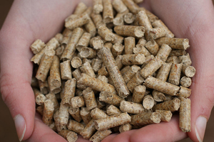 Granulés de bois de pin et de chêne de qualité supérieure, briquettes, combustible en bâtonnets, taille 6 mm 8 mm, faible teneur en cendres, haute densité, emballage personnalisé, approvisionnement pour une utilisation mondiale - Product Image 4