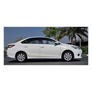 Yaris 2019 SUV d'occasion, transmission manuelle, hybride, conduite à gauche, intérieur foncé, sièges en cuir, jantes R17, à vendre - Product Image 4